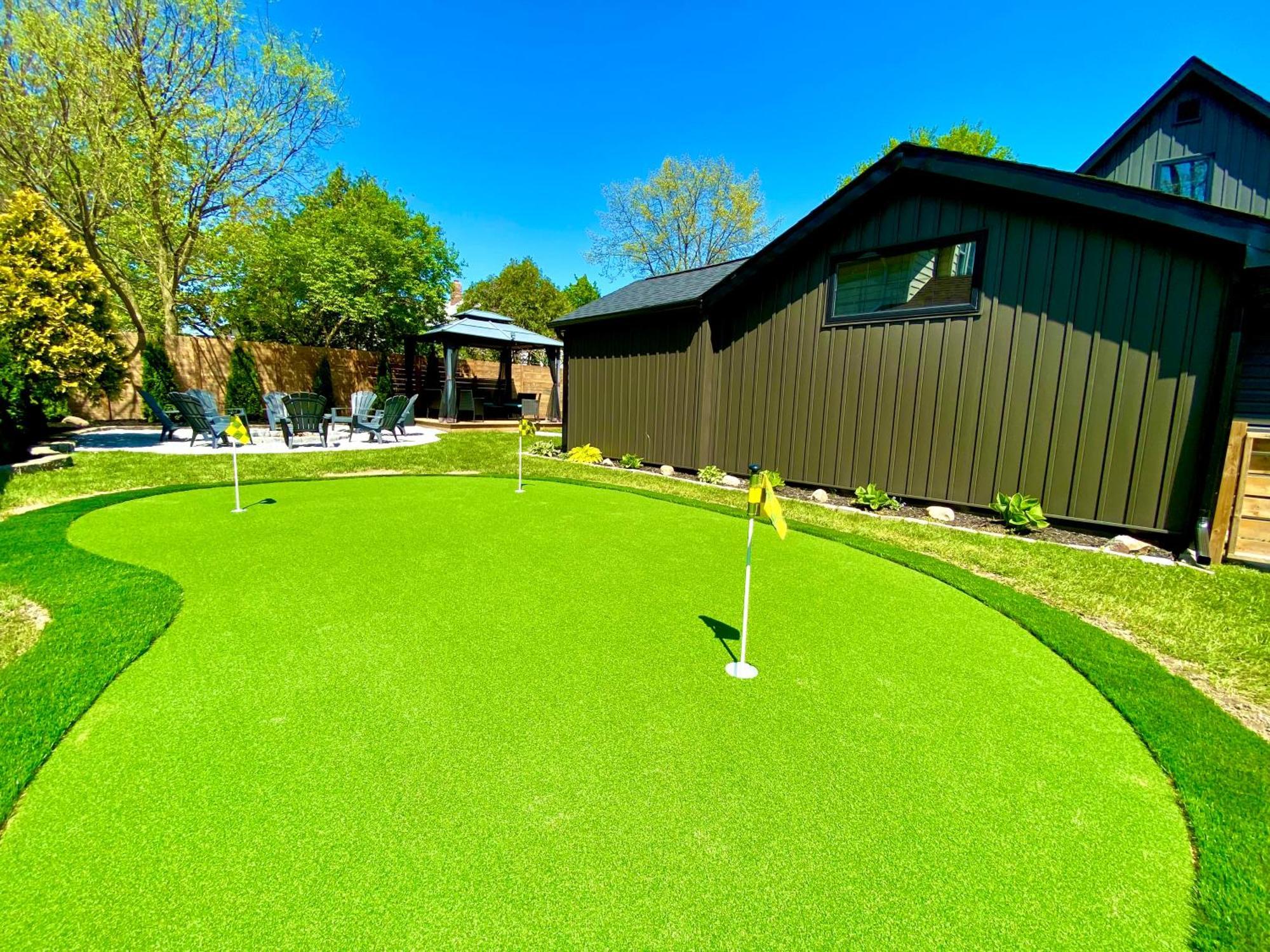 Stylish Downtown Kingsville Getaway With Putting Green, Firepit & Games エクステリア 写真
