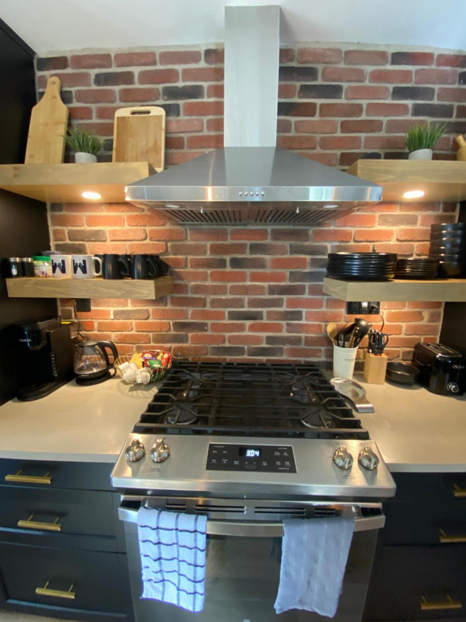 Stylish Downtown Kingsville Getaway With Putting Green, Firepit & Games エクステリア 写真